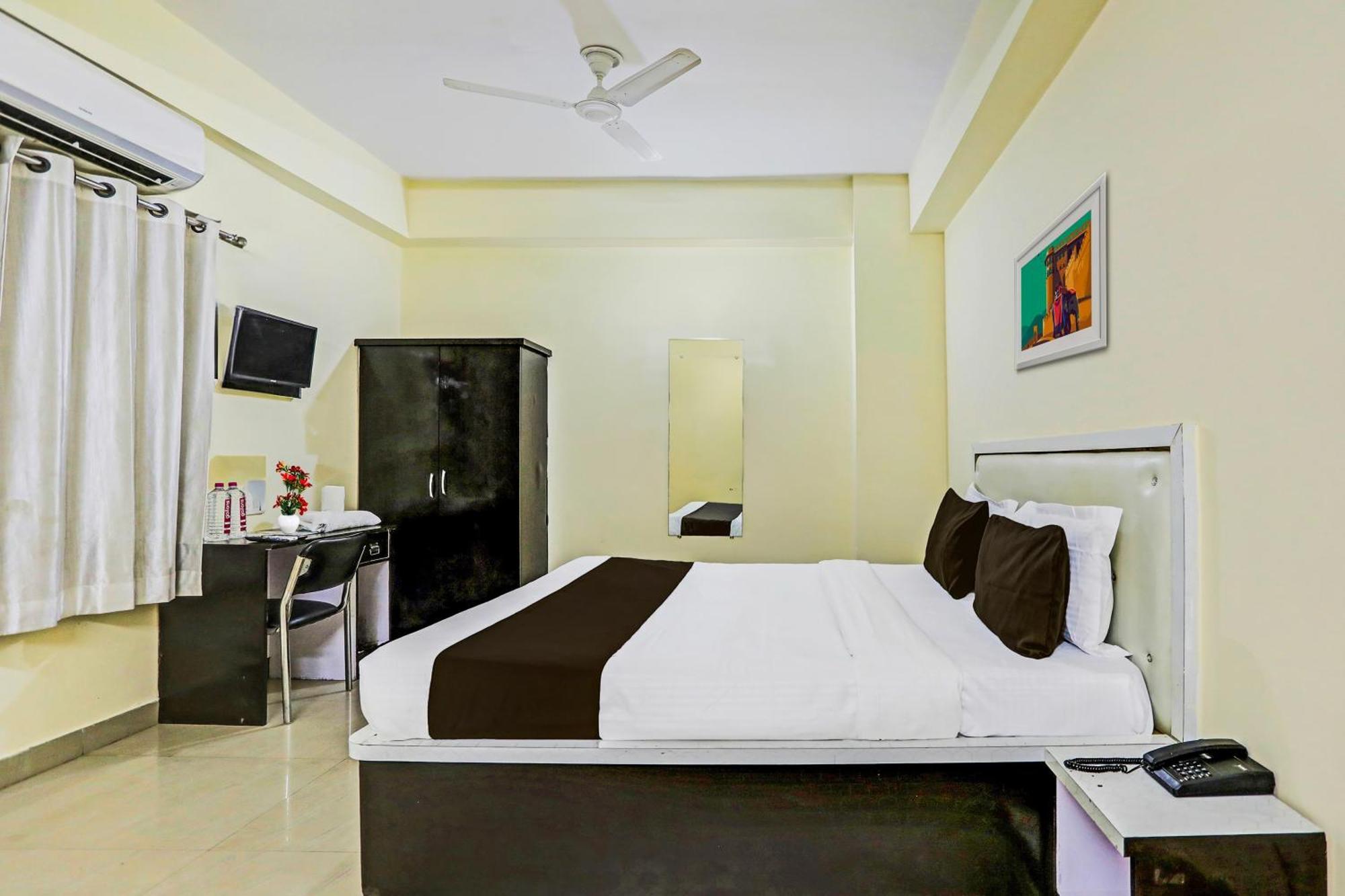 Super Hotel O Hyderabad Gate Iit Bhu Kakarmatha Exterior photo